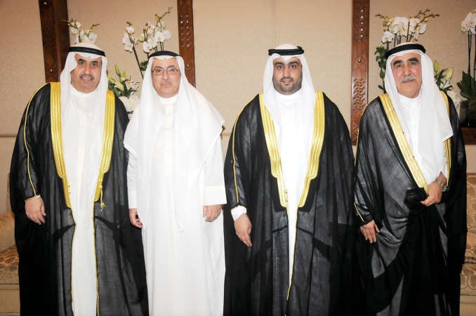 عبدالعزيز النفيسي مباركا