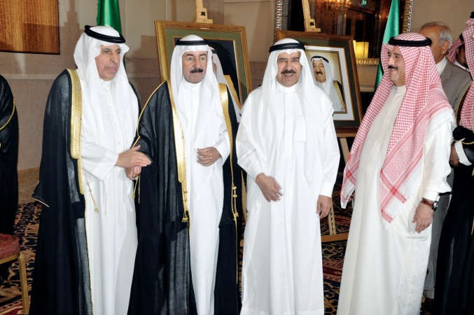 سلطان بن حثلين يقدم التهاني