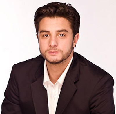 أحمد الفيشاوي ينشر صورة نادرة له مع سيد مكاوي