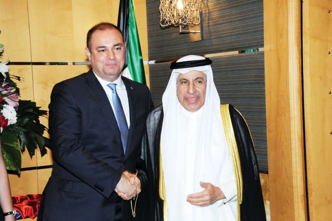 السفير د عبدالعزيز الفايز مهنئا 