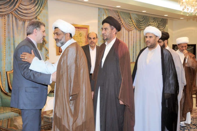 السفير الايراني د علي رضا عنايتي يستقبل المعزينمحمد هاشم﻿