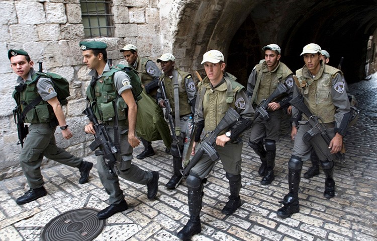الاحتلال يحول القدس إلى ثكنة عسكرية إفساحاً لمسيرات المتطرفين اليهود