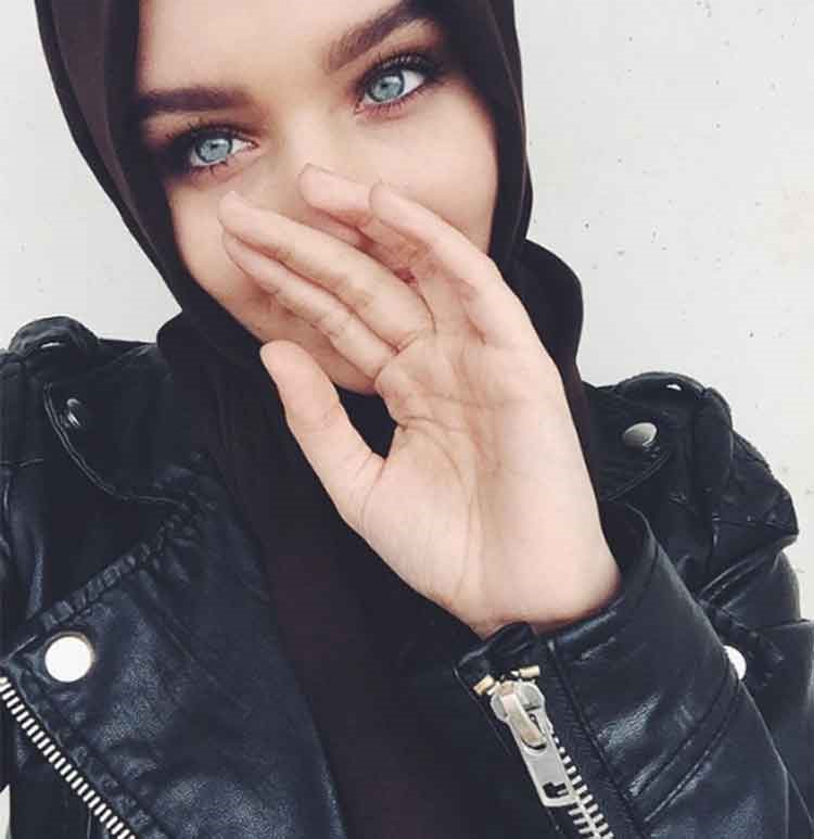 بالصور.. محجبة صاحبة أجمل عينين على "إنستغرام"