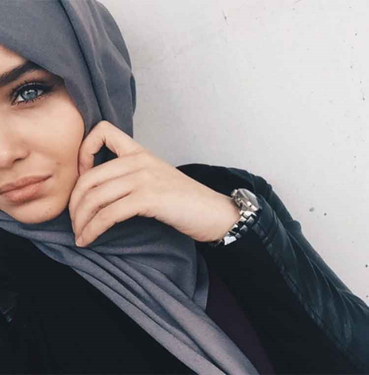 بالصور.. محجبة صاحبة أجمل عينين على "إنستغرام"