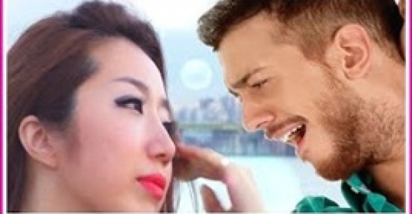 بالفيديو.. فتاة كورية تترجى سعد لمجرد بسبب "إنت معلم"