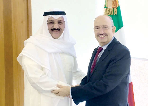 السفير سميح جوهر حيات والسفير كارلوس دي ايكازا