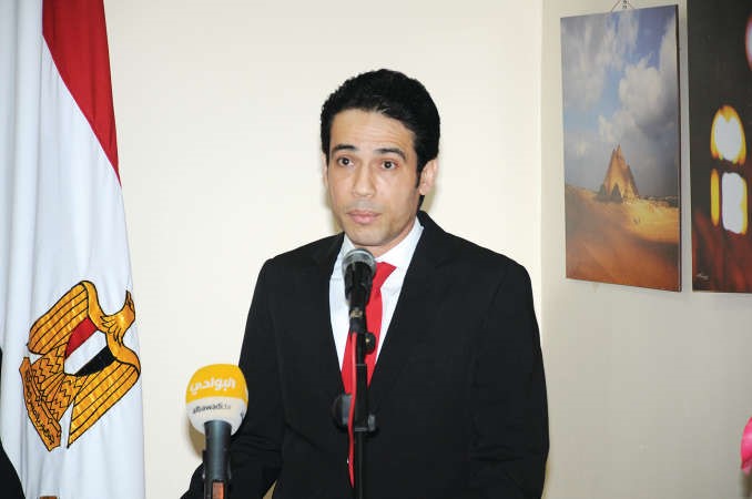 د نبيل بهجت ملقيا كلمته