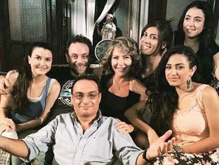 لقطة جماعية لابطال نبتدي الحكاية﻿