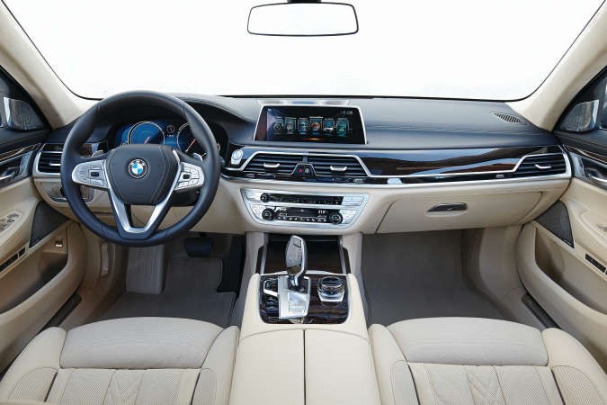 BMW الفئة السابعة على عرش الفخامة مجدداً