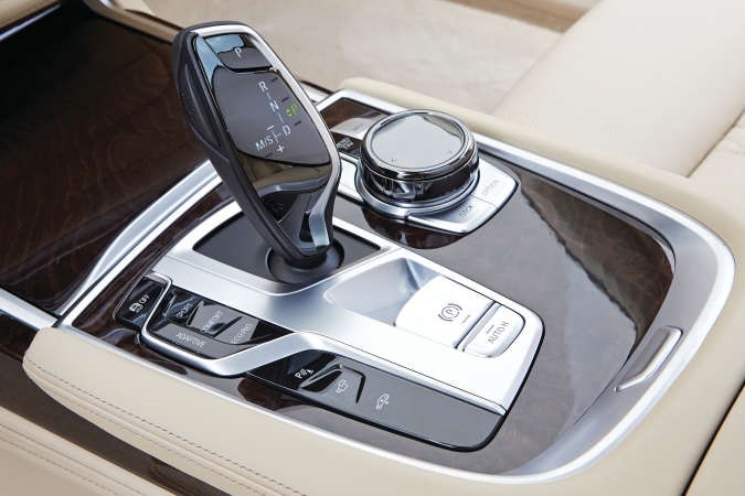 BMW الفئة السابعة على عرش الفخامة مجدداً