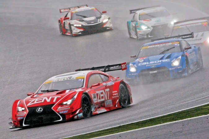 «بتروناس توم RC F» يحقق المركز الأول في سباقات «أوتوباكس 2015» لفئة «سوبر جي تي 500»