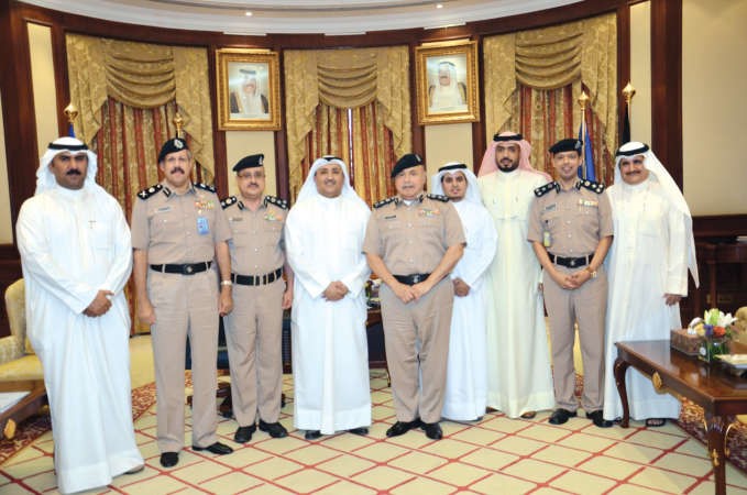 الفريق الفهد يتوسط وفد الجمعية الكويتية لحقوق الانسان﻿