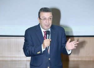  رئيس الجامعة د نزار حمزة ﻿