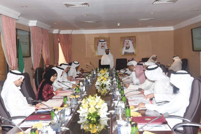 الفريق فهد الامير خلال الاجتماع ﻿