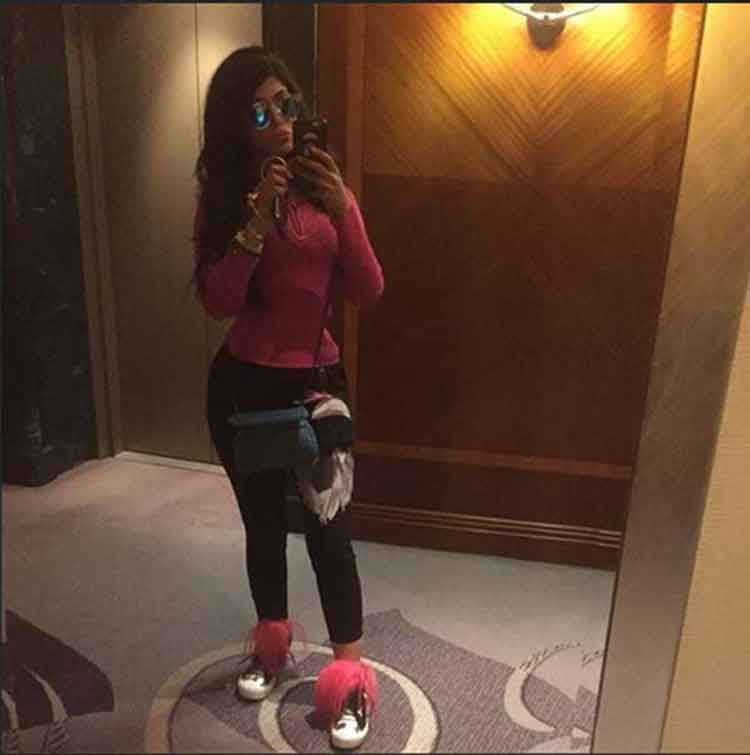 بالصور.. شيلاء سبت تتألق بالكاجوال في أحدث جلسة تصوير بلندن
