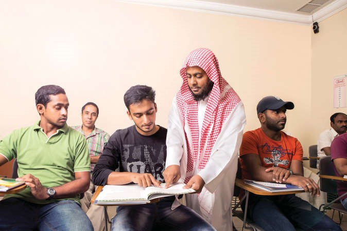 داعية يتابع مع المسلمين الجدد ﻿