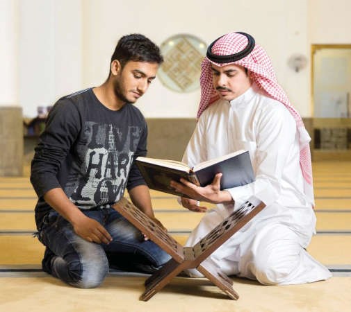 الاهتمام بتعليم المسلمين الجدد قراءة القران الكريم﻿