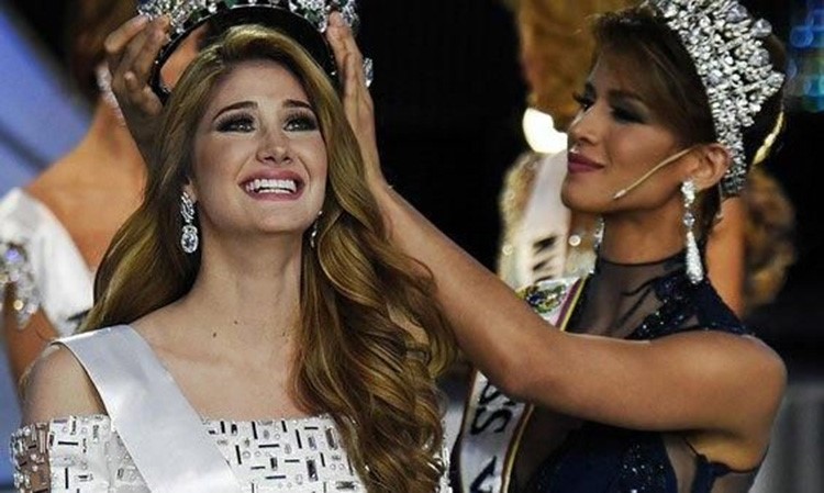 بالصور.. حسناء سورية تنتزع لقب ملكة جمال فنزويلا لعام 2015 