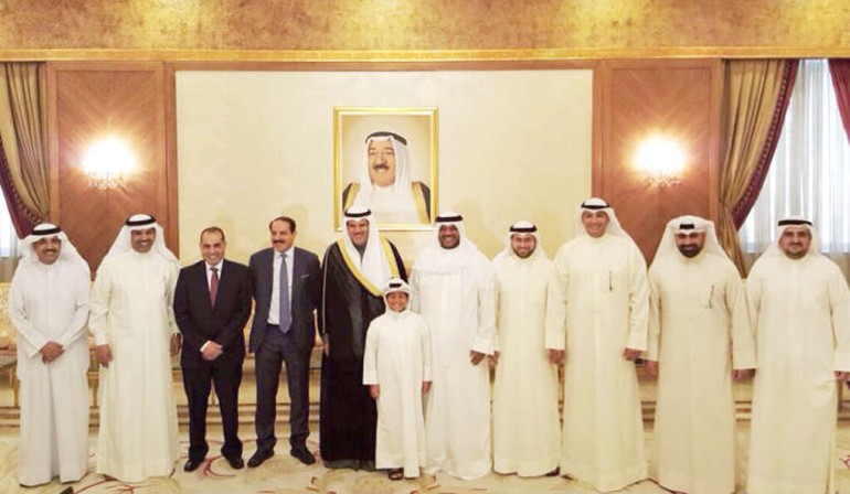 وزير الاعلام ووزير الشباب الشيخ سلمان الحمود مع الوفد المغادر الى لوزان 