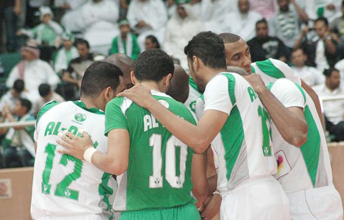 لاعبو طائرة العربي في التدريب