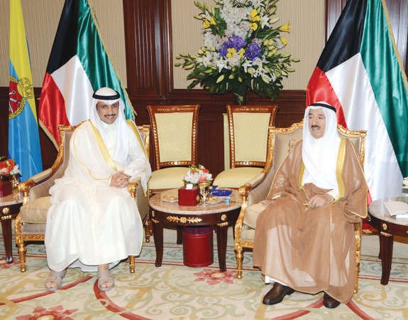 صاحب السمو الامير الشيخ صباح الاحمد مستقبلا مرزوق الغانم 