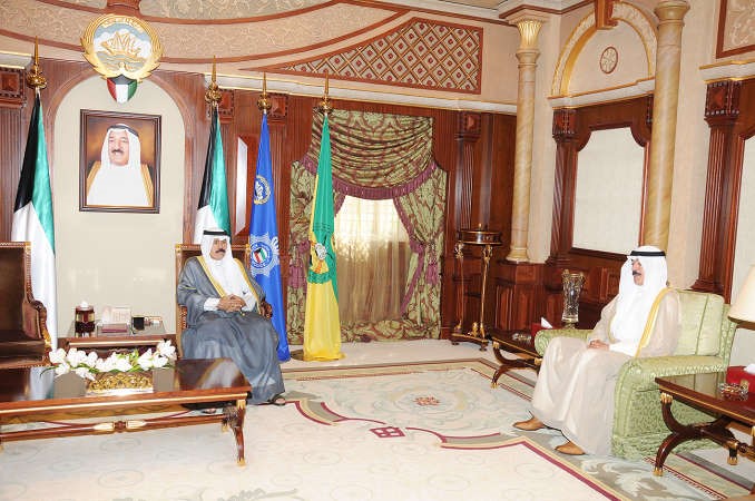 سمو ولي العهد الشيخ نواف الاحمد مستقبلا الشيخ محمد الخالد