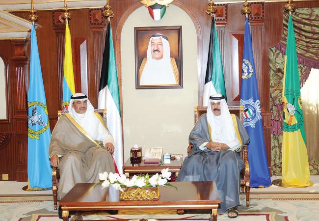 سمو ولي العهد الشيخ نواف الاحمد مستقبلا الشيخ صباح الخالد