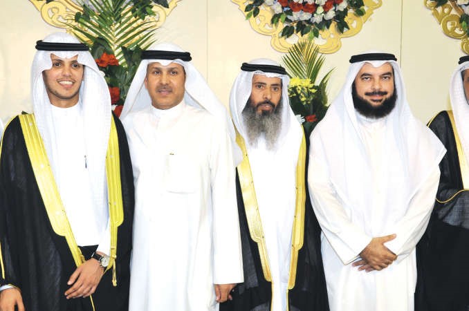 دجمعان الحربش وعلي العبيد يباركان
﻿