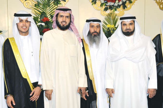 مبارك الوعلان ودعادل الدمخي يهنئان
﻿