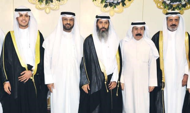 فهيد بن صقر ومفلاح الهاجري يهنئان﻿
