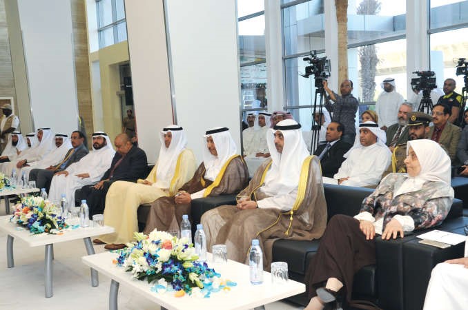 سمو رئيس الوزراء الشيخ جابرالمبارك ودعلي العبيدي والشيخ محمد العبدالله وهند الصبيح ودخالد السهلاوي وسعدون حماد وقيس الدويري خلال اللقاء 