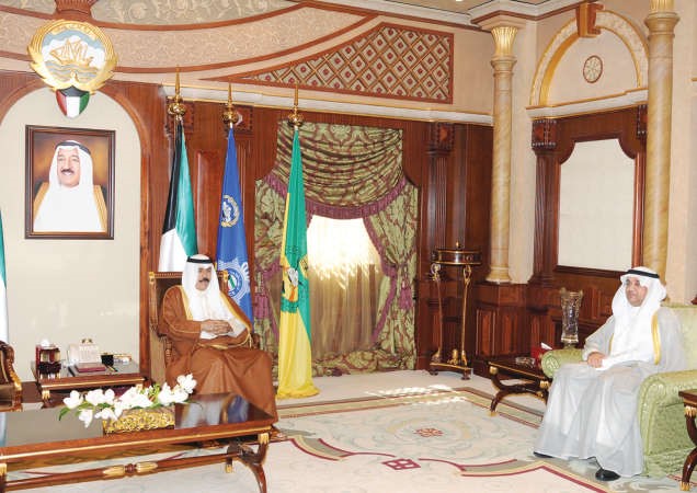 سمو ولي العهد الشيخ نواف الاحمد مستقبلا مشعل الجويسري﻿