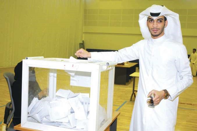 طالب يقترع في التربية الاساسية﻿