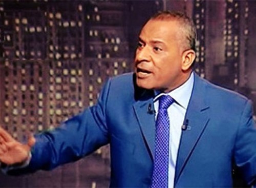 بالفيديو.. كيف رد الاعلامي المصري على فضيحة عرض فيديو لعبة على انها غارات روسية بسوريا !