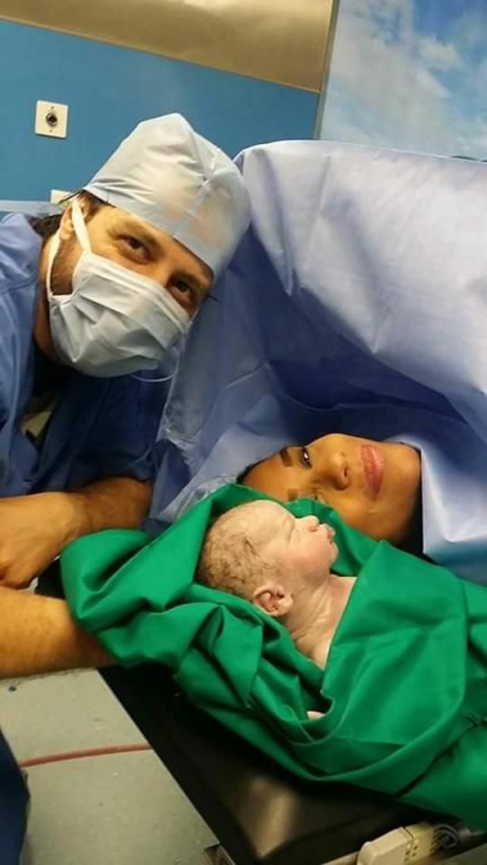 من سرّب صور أمينة وطفلها من غرفتها من داخل المستشفى؟