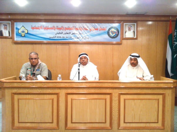 محمد الدبيان وابراهيم سكين خلال المؤتمر