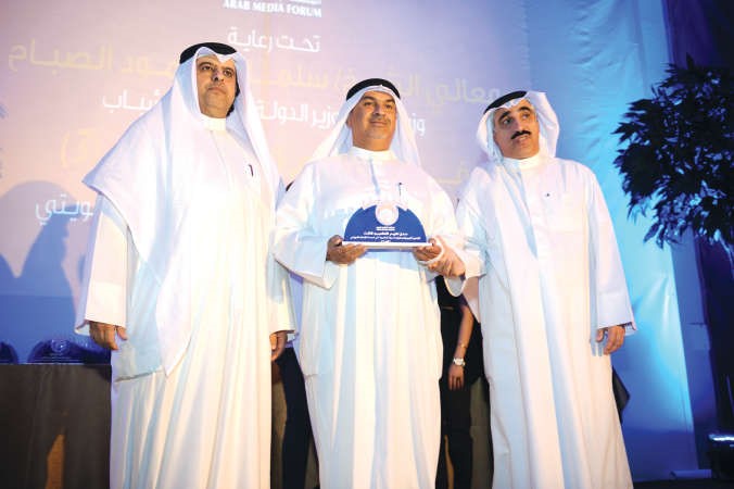 درع للزميل انور الياسين﻿