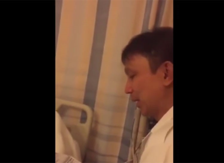 فيديو طريف لممرض اجنبي يكلم مسناً سعودياً باللهجة البدوية