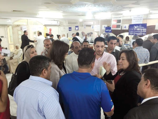  وتتابع توضيحا من السفيرة هويدا عبدالرحمن على اسئلة مجموعة من ابناء الجالية