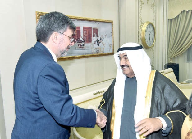 سمو الشيخ ناصر المحمد مرحبا بالسفير السويسري ايتيان تيفو