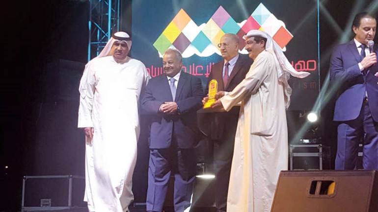 علي الريس وسعد اللوغاني وعلي مطير وجوائز البرامجي المشترك﻿