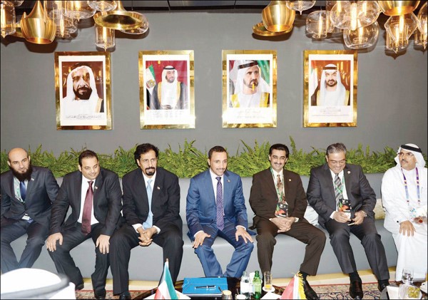 رئيس مجلس الامة مرزوق الغانم وديوسف العلي ويعقوب الصانع والشيخ علي الخالد وعلام الكندري في جناح الامارات بمعرض اكسبو ميلانو