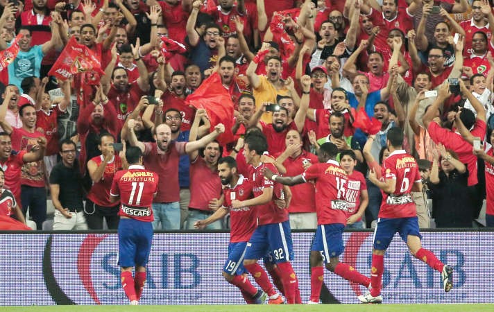 فرحة لاعبي الاهلي بتحقيق الفوز على الزمالك﻿