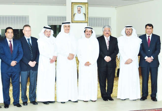 الشيخ عزام الصباح مع رؤساء المكاتب الثقافية العربية ورؤساء الجامعات
