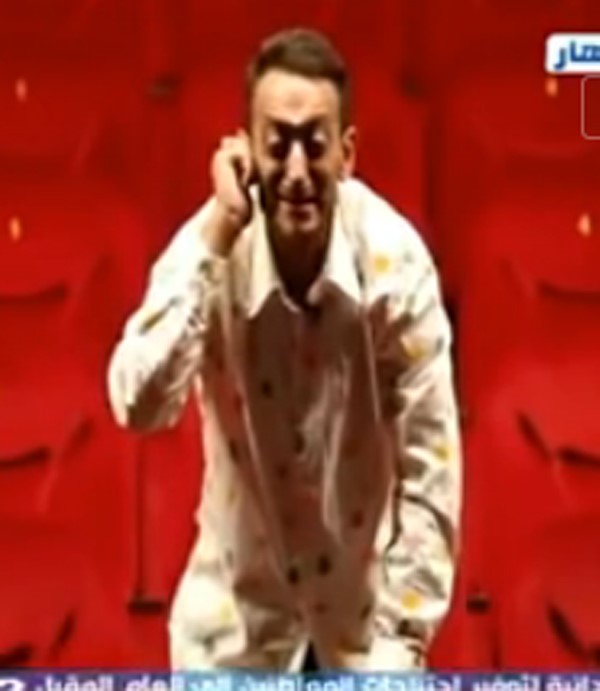 بالفيديو.. متسابق يتسبب في حالة ضحك هستيرية لغادة عبد الرازق