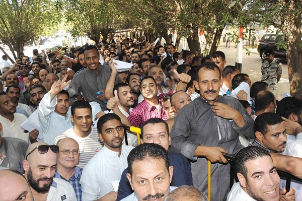 اقبال كثيف من ابناء الجالية المصرية على التصويت في المرحلة الاولى من برلمان 2015 محمد خلوصي