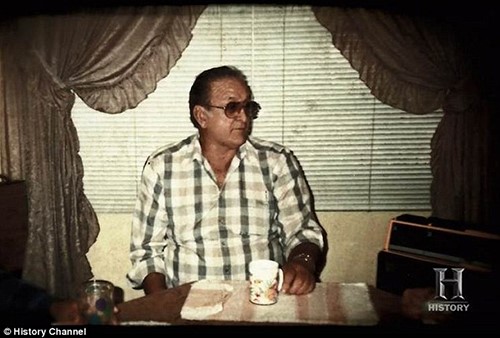 شاهد.. قصة الصورة التي كشفت بقاء سجينين غرقا منذ 50 عاماً على قيد الحياة