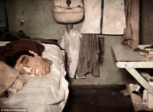 شاهد.. قصة الصورة التي كشفت بقاء سجينين غرقا منذ 50 عاماً على قيد الحياة