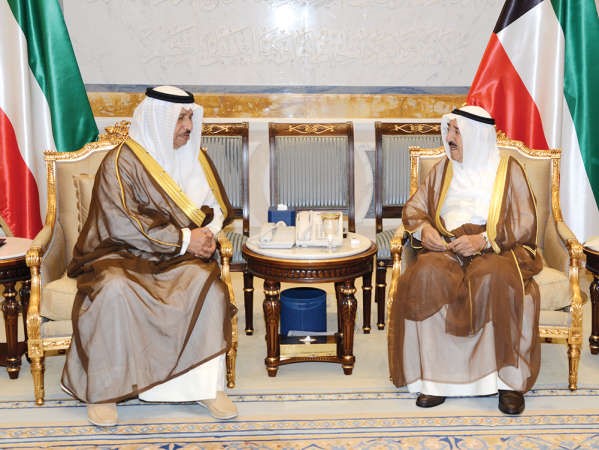 صاحب السمو الامير الشيخ صباح الاحمد مستقبلا سمو رئيس الوزراء الشيخ جابر المبارك﻿