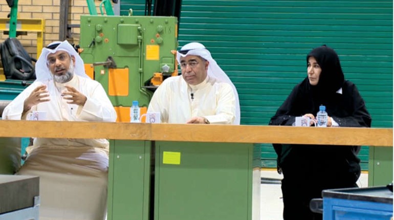 اللجنة الاستشارية ماسعد السعد ومطارق الكندري ومنجمة كرم﻿